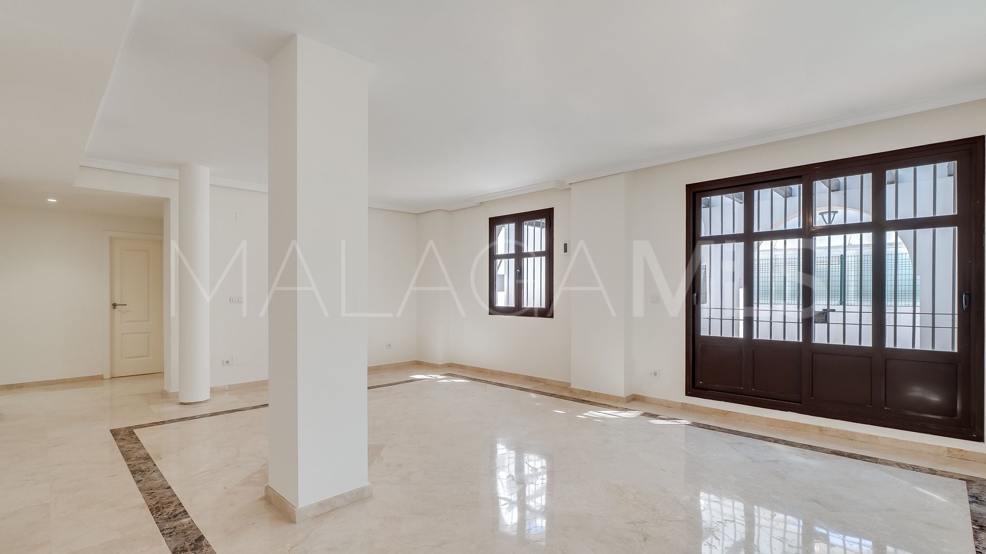 Apartamento with 2 bedrooms a la venta in Nueva Andalucia
