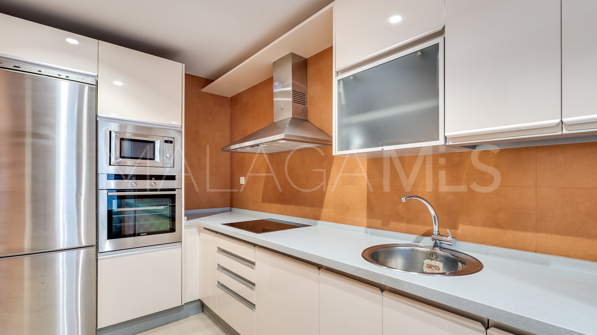 Apartamento with 2 bedrooms a la venta in Nueva Andalucia