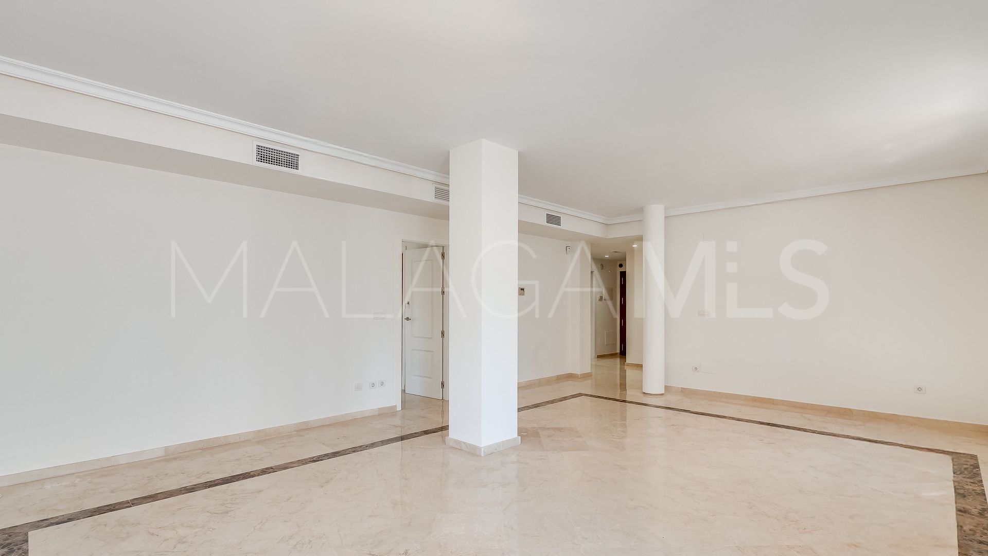 Apartamento with 2 bedrooms a la venta in Nueva Andalucia