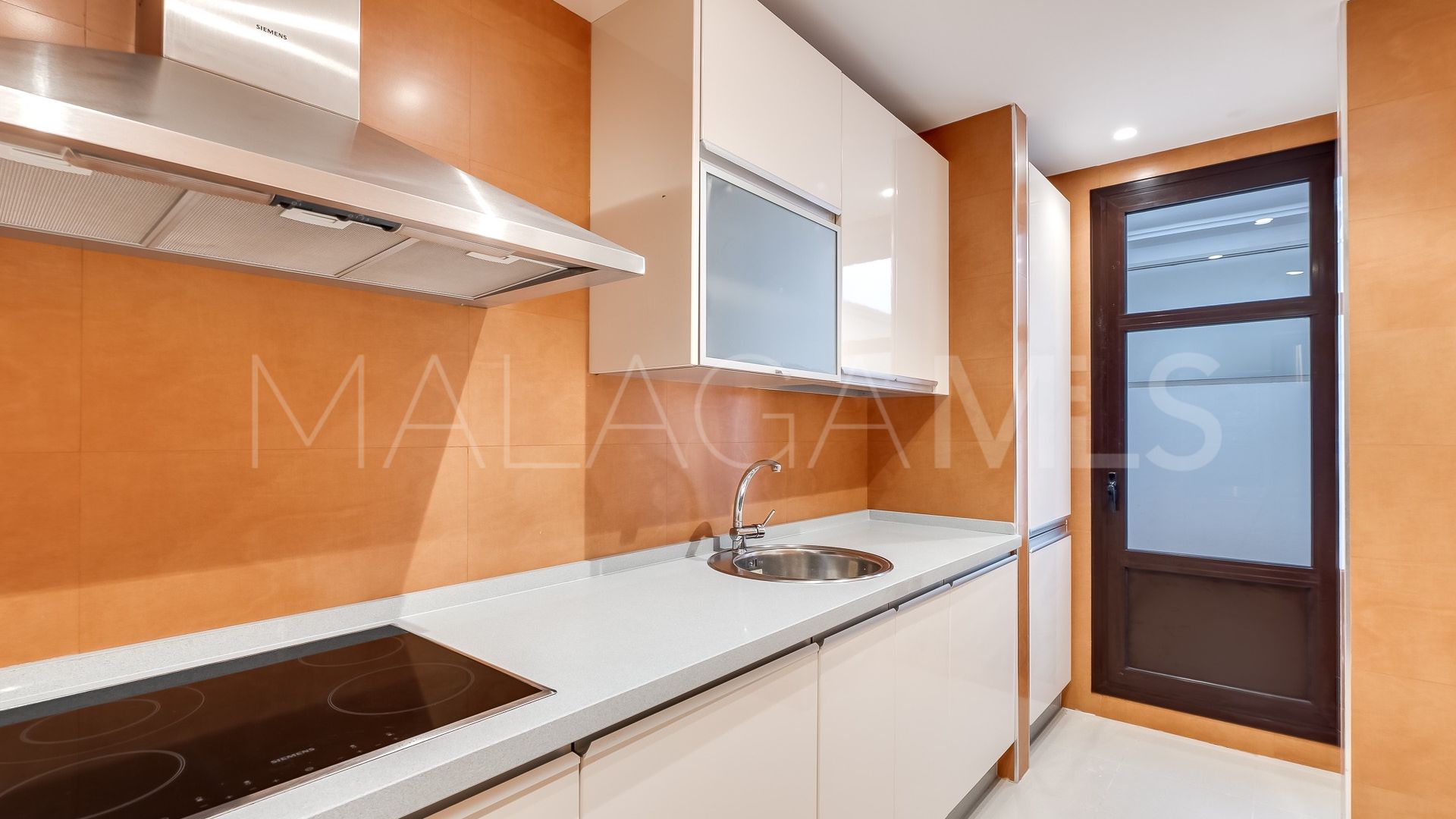 Apartamento with 2 bedrooms a la venta in Nueva Andalucia