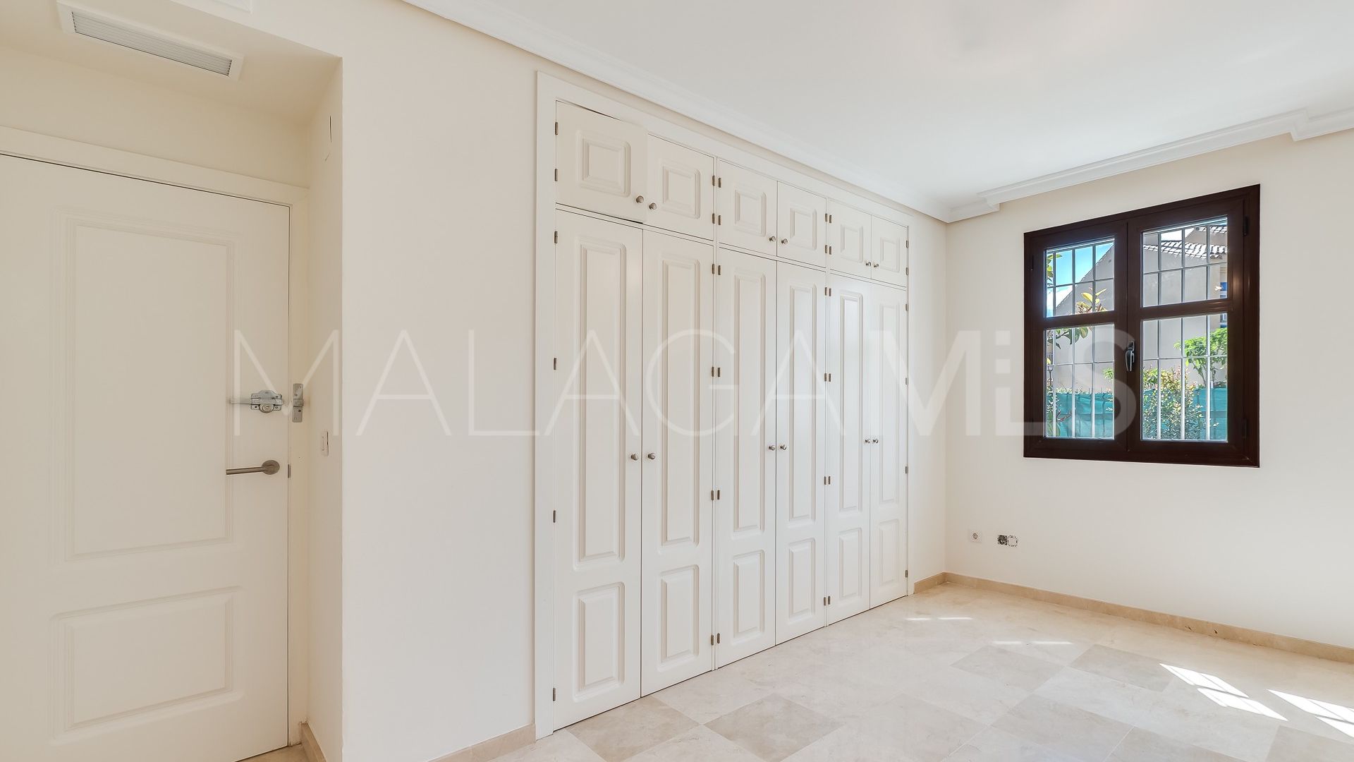 Apartamento with 2 bedrooms a la venta in Nueva Andalucia