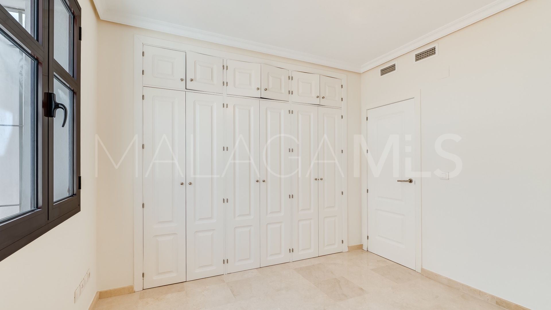 Apartamento with 2 bedrooms a la venta in Nueva Andalucia