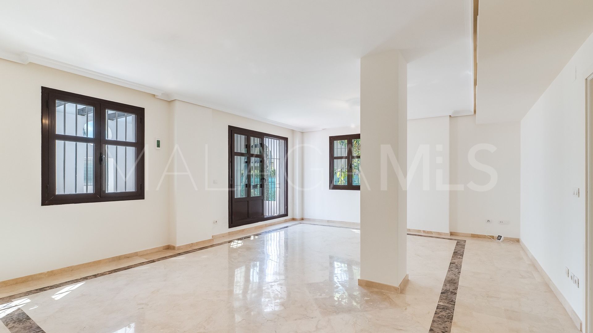 Apartamento with 2 bedrooms a la venta in Nueva Andalucia