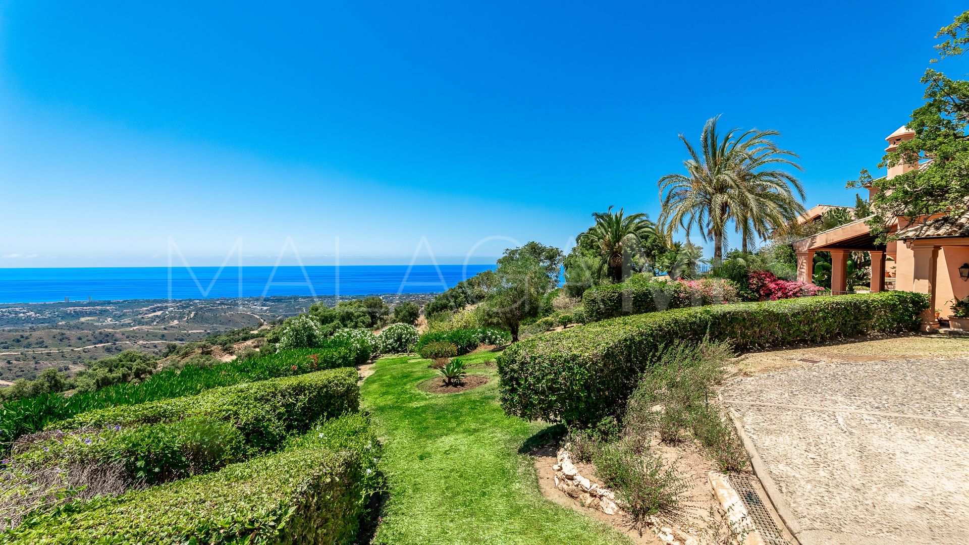 Finca for sale in Altos de Elviria