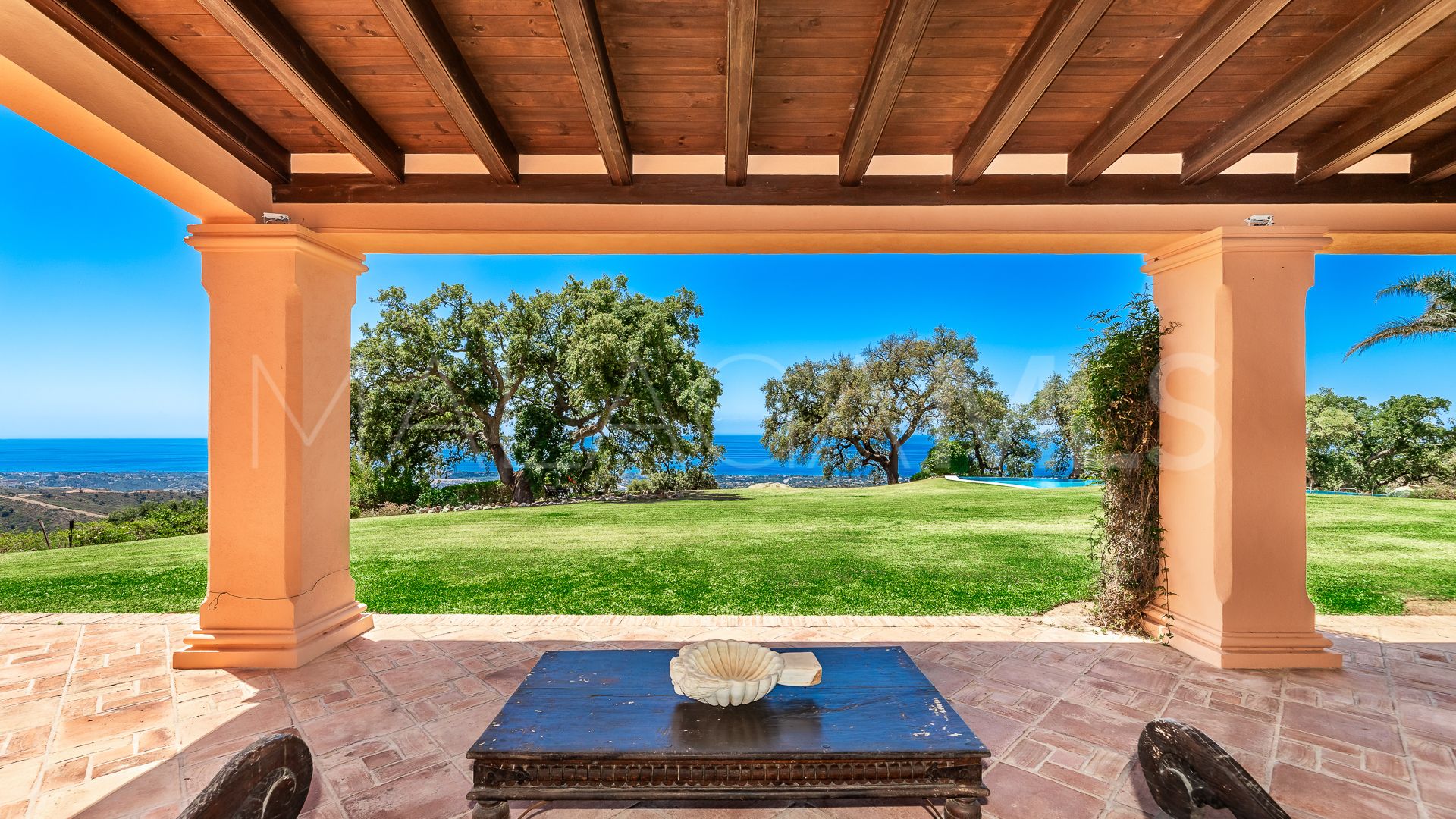 6 bedrooms Altos de Elviria finca for sale