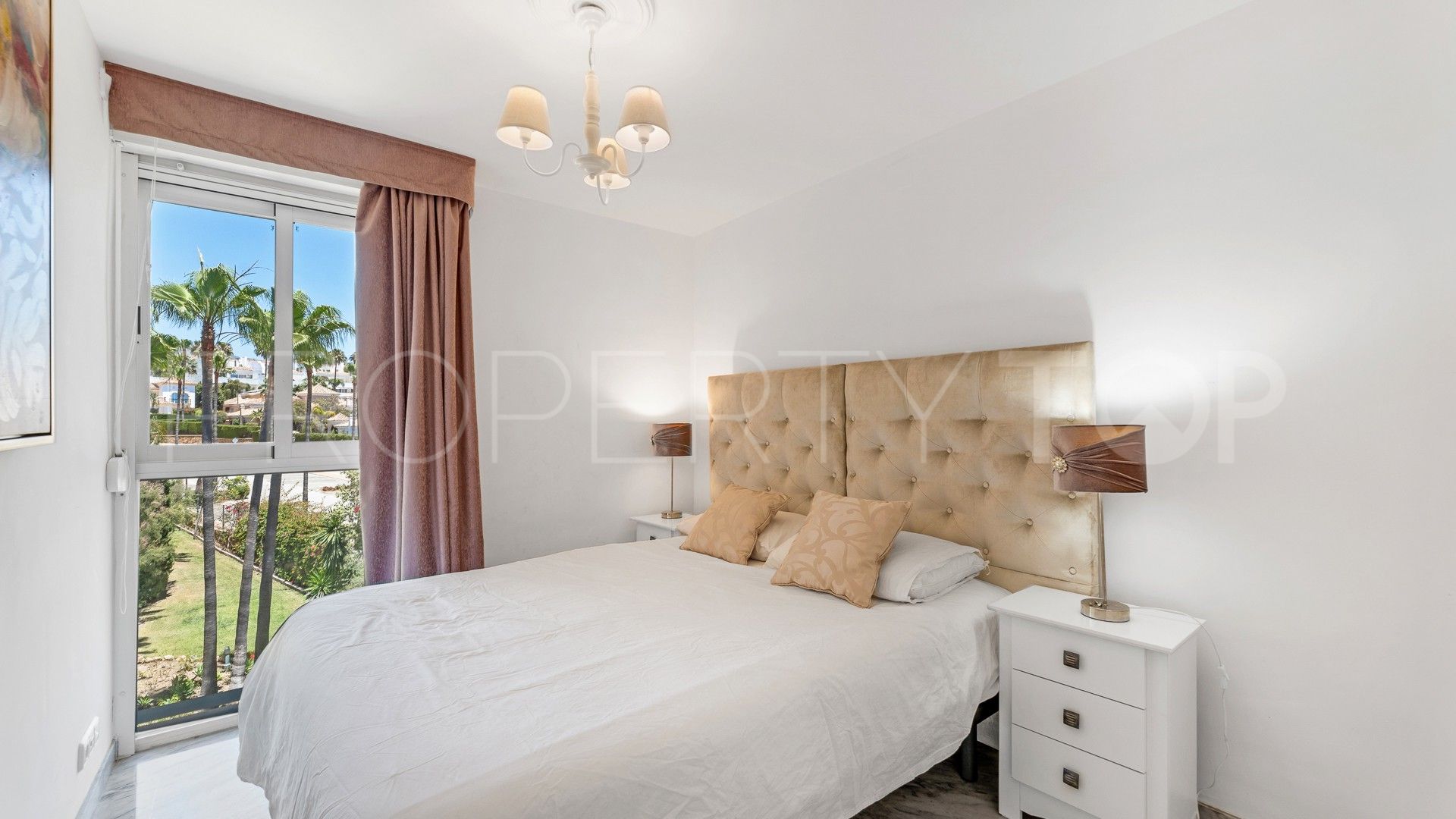 Apartamento en venta en Bahia de Marbella de 4 dormitorios