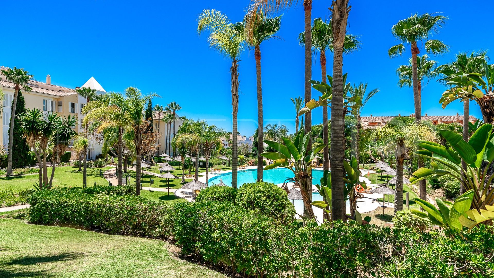 Apartamento en venta en Bahia de Marbella de 4 dormitorios