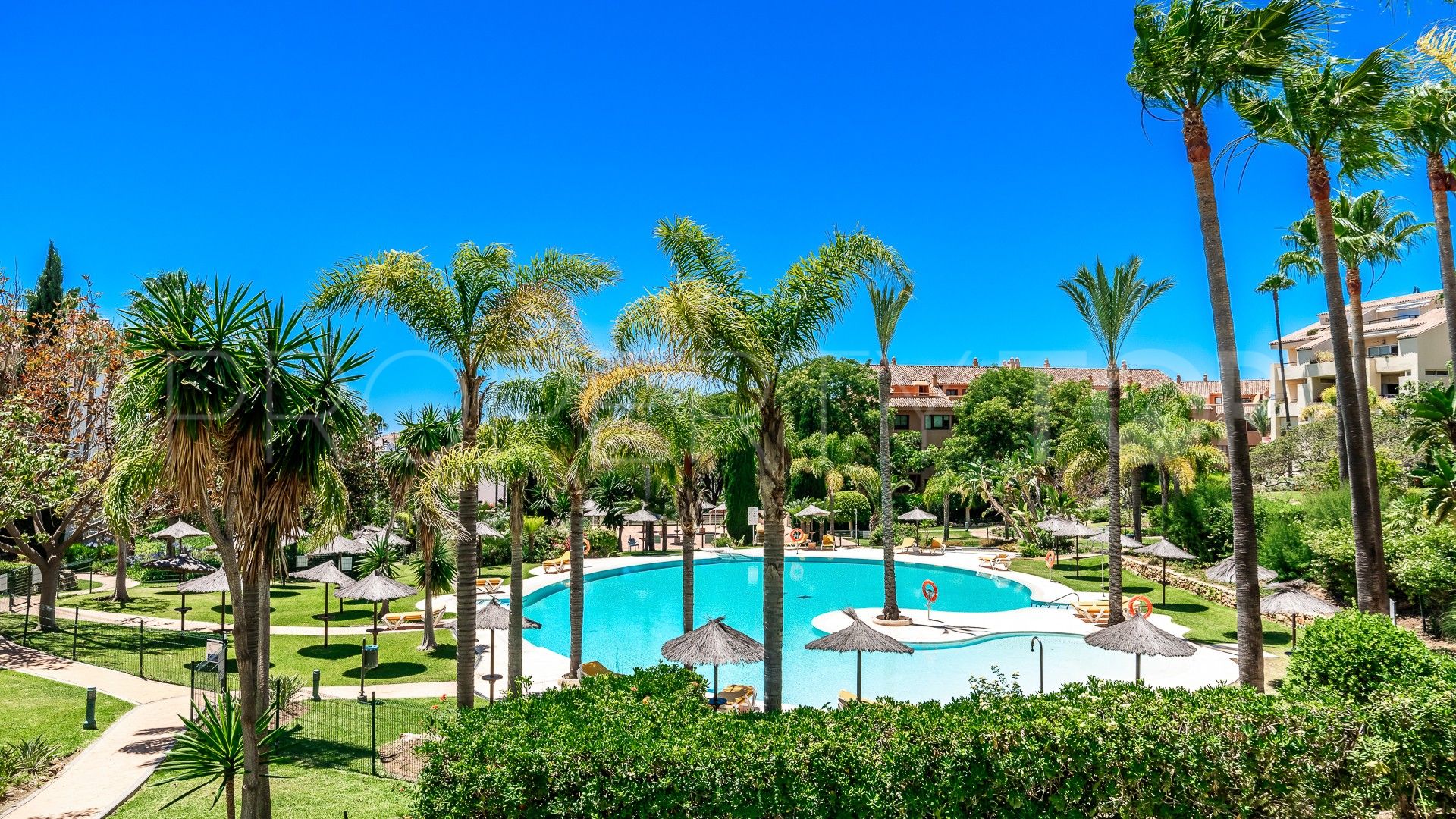 Apartamento en venta en Bahia de Marbella de 4 dormitorios