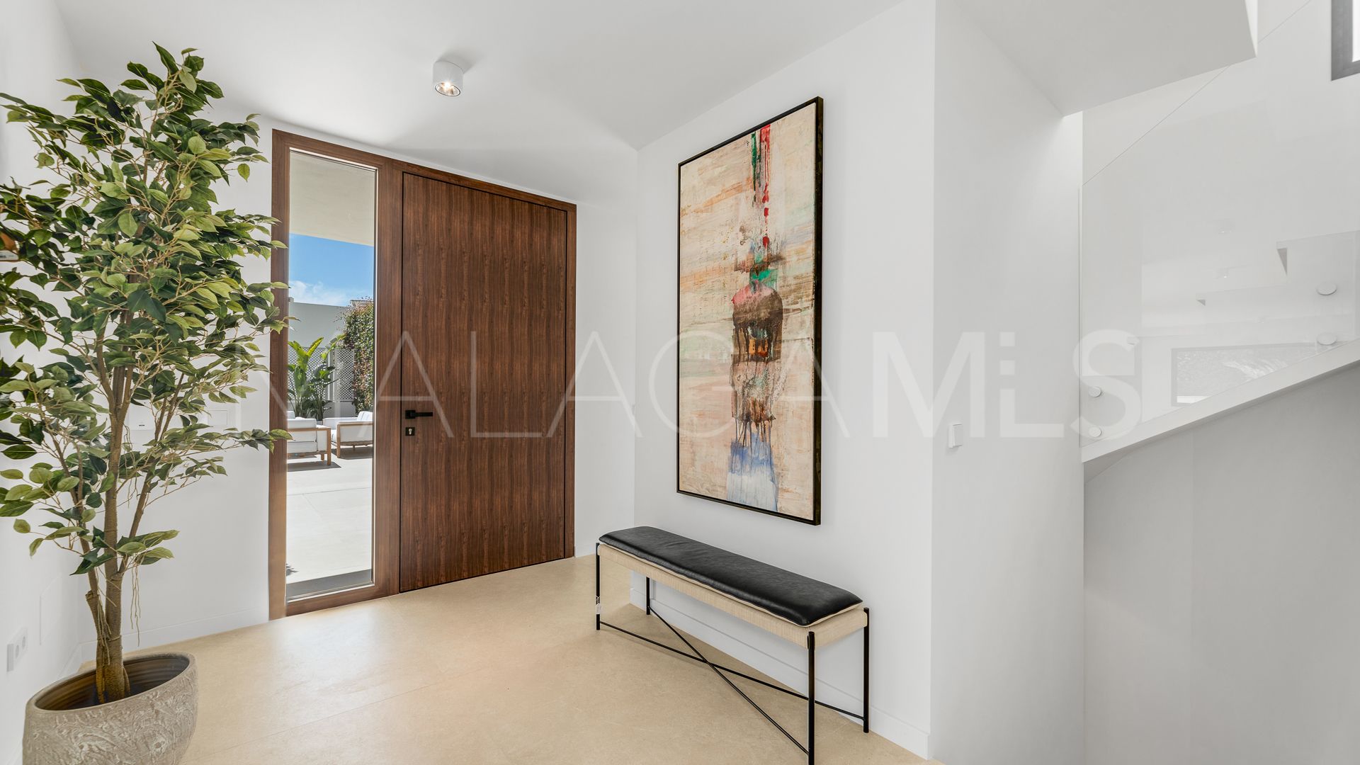 Villa for sale in Elviria