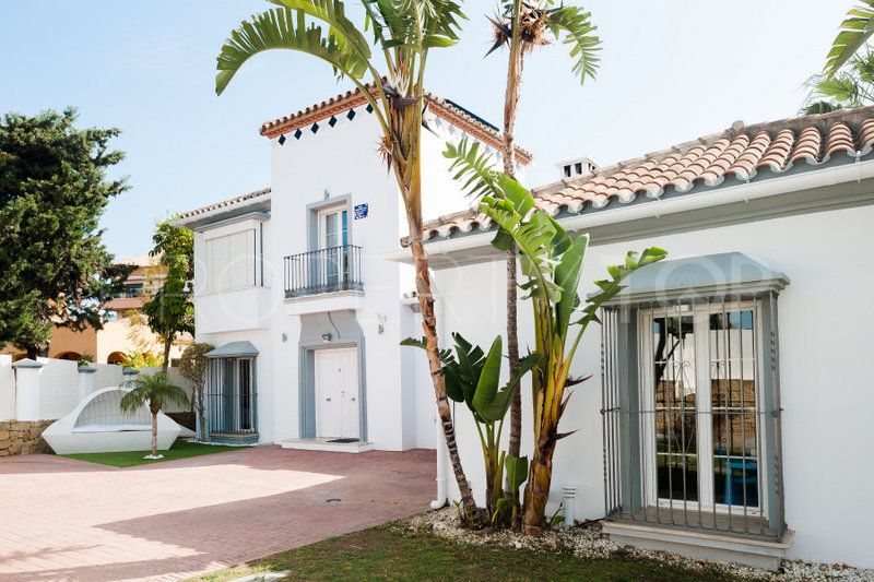 Villa en venta de 5 dormitorios en Rio Real