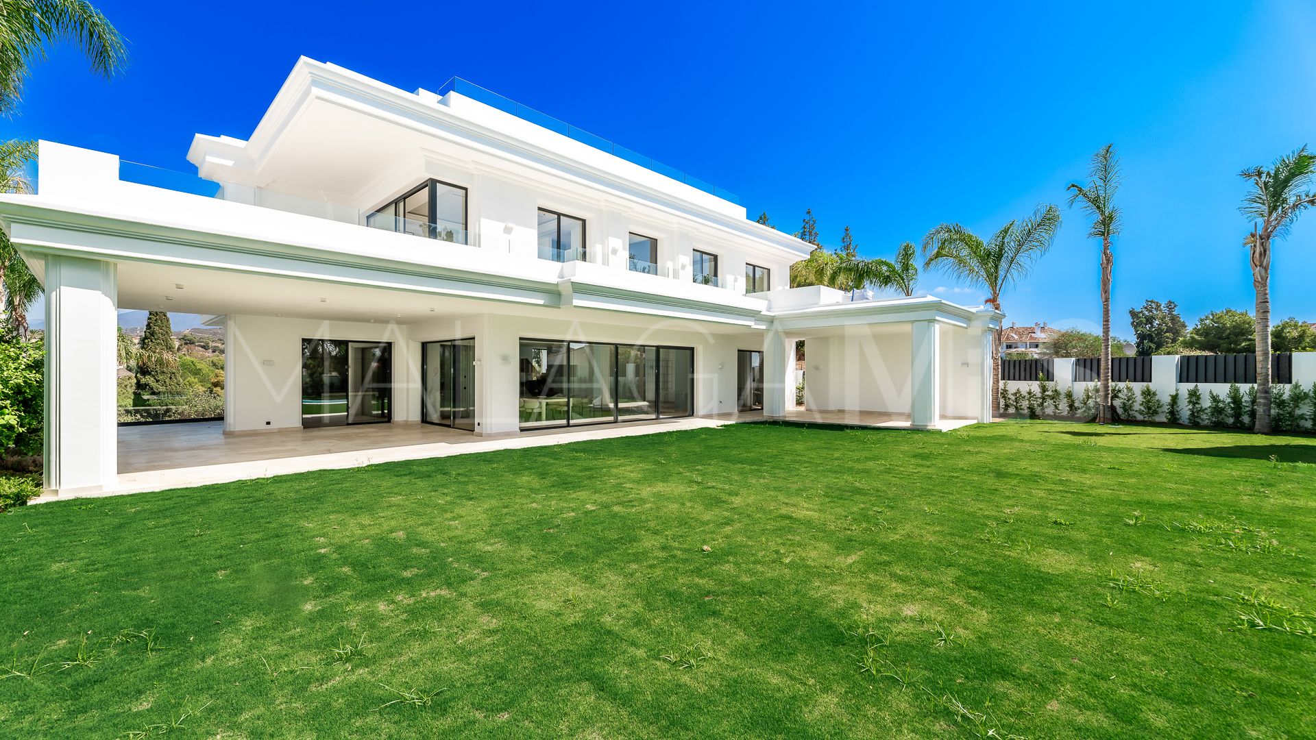 Villa for sale in Marbella Golden Mile with 5 bedrooms