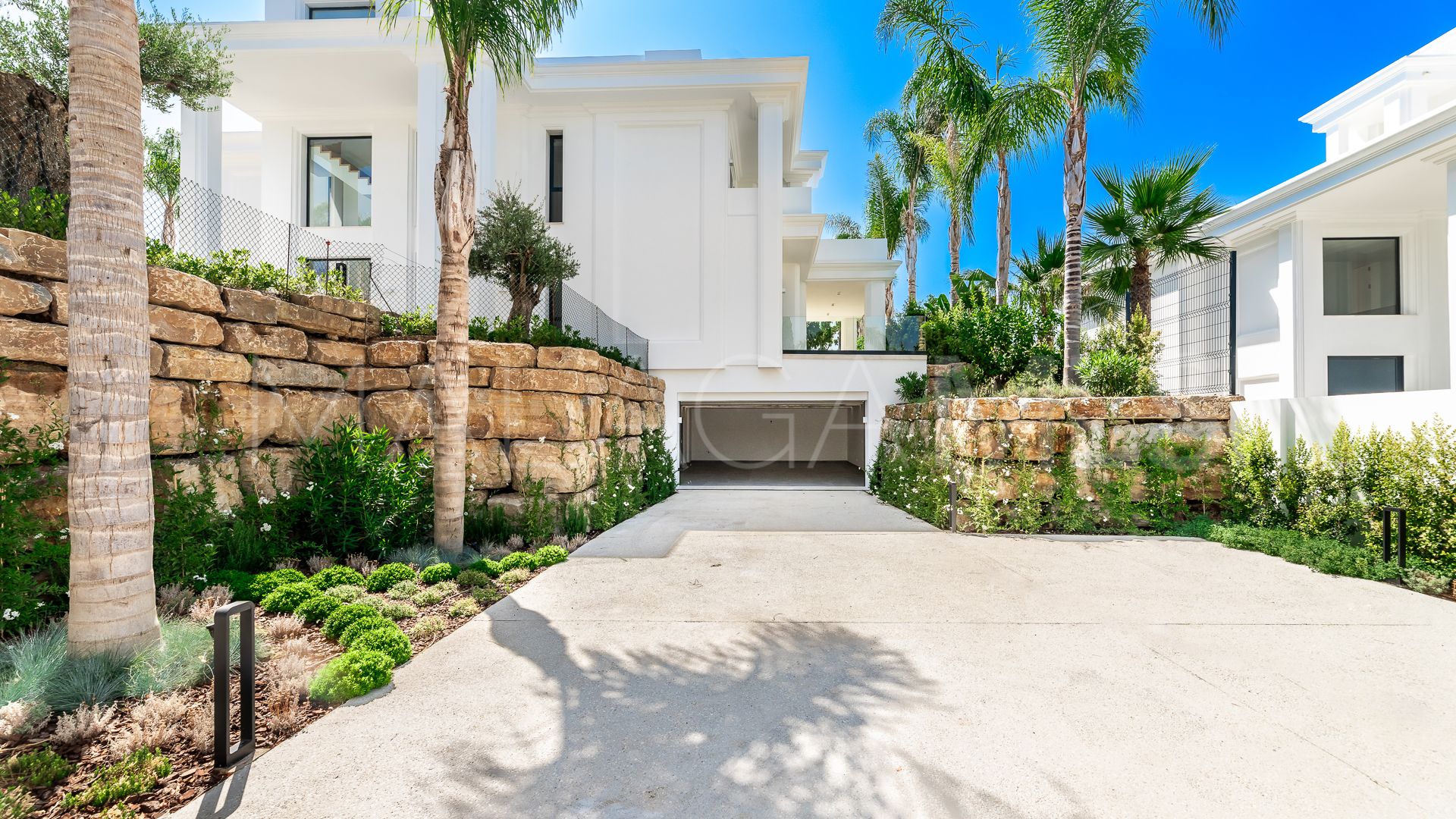 Villa for sale in Marbella Golden Mile with 5 bedrooms