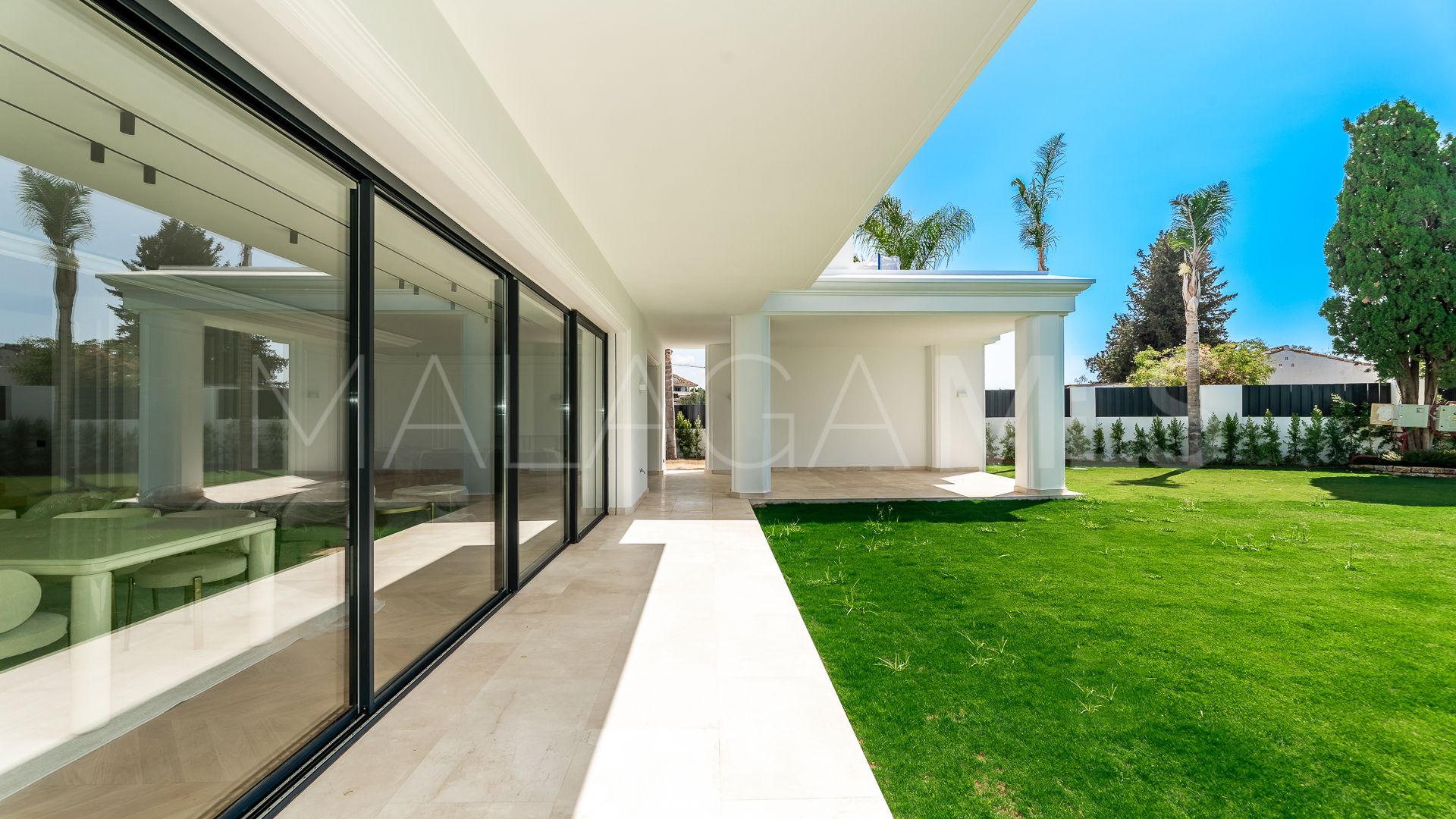 Villa for sale in Marbella Golden Mile with 5 bedrooms