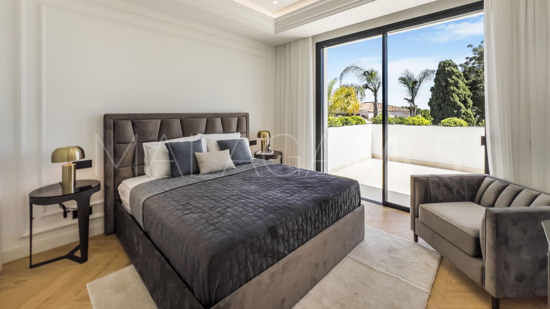 Villa for sale in Marbella Golden Mile with 5 bedrooms