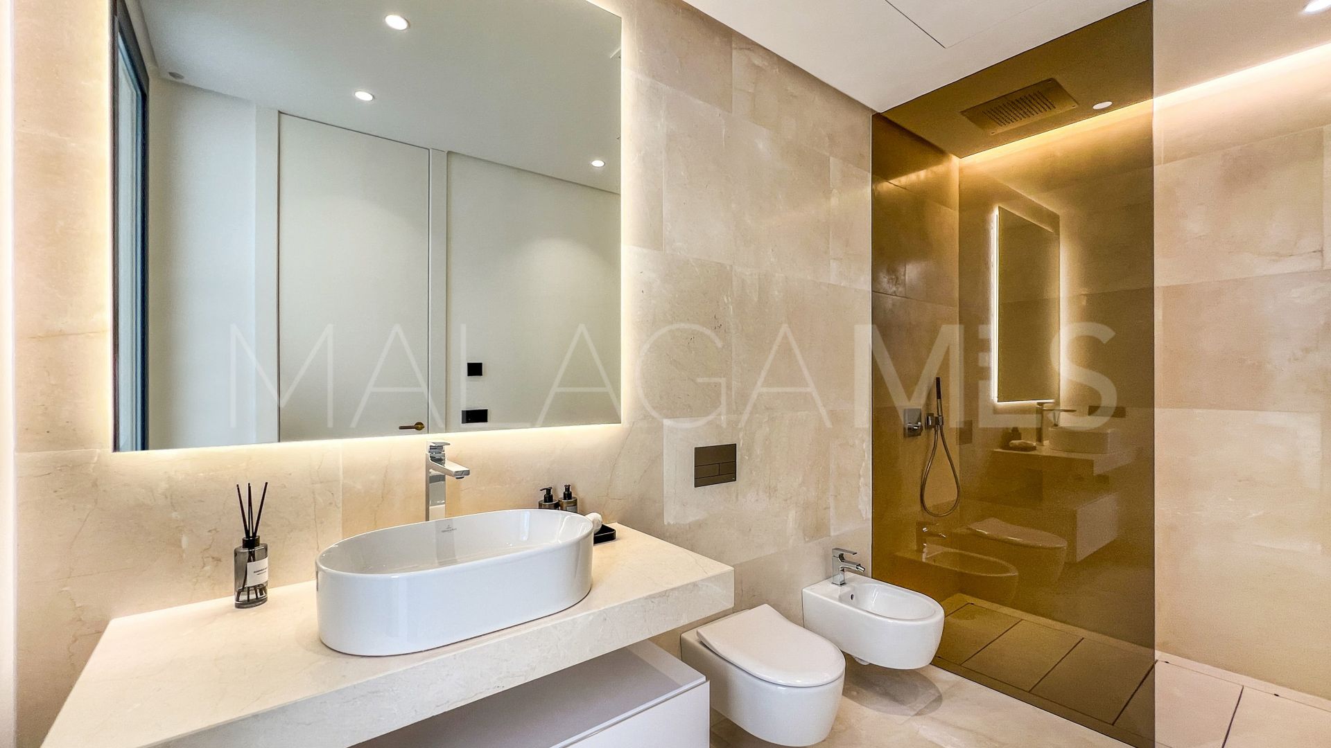 Villa for sale in Marbella Golden Mile with 5 bedrooms