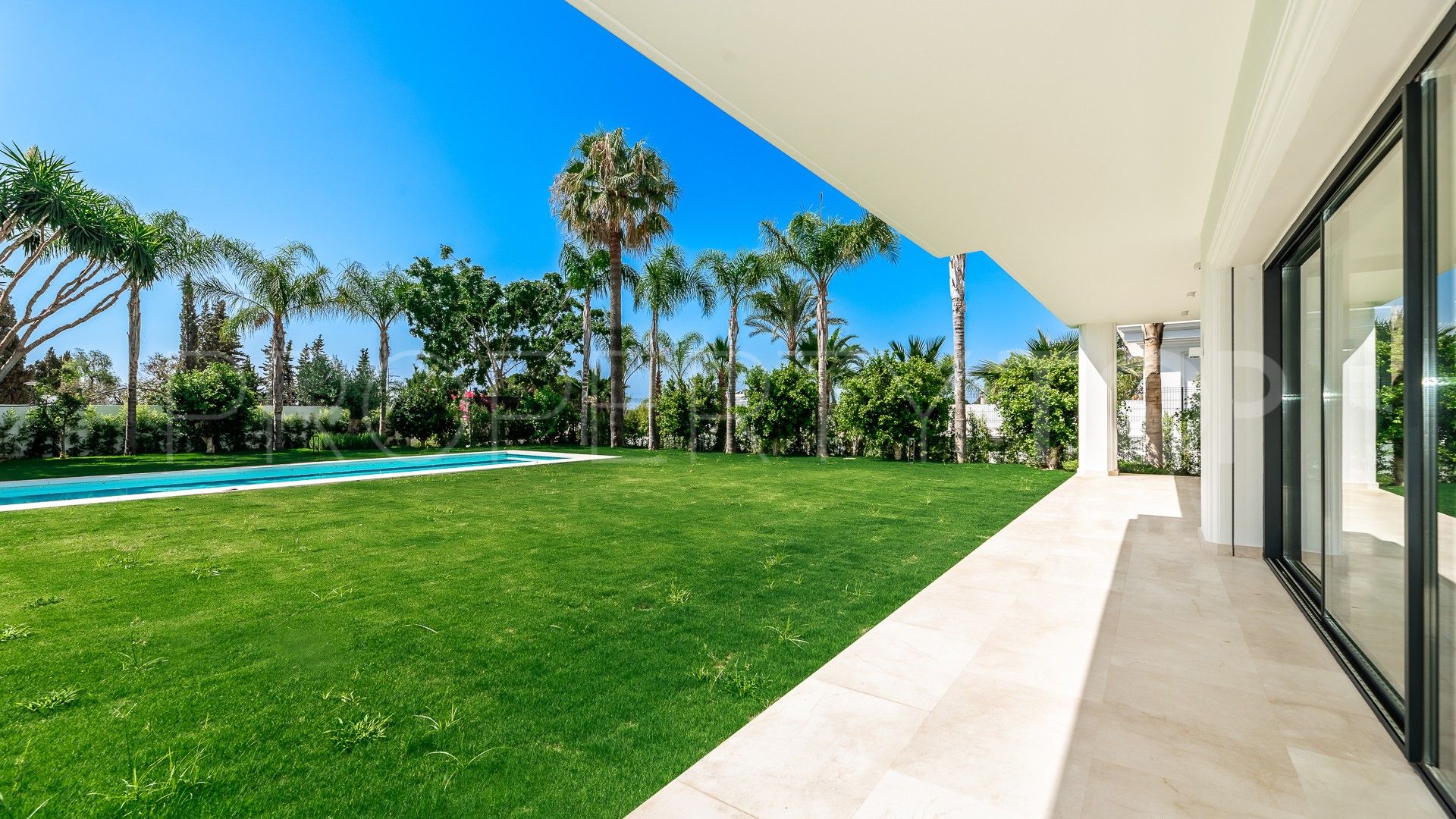 Villa en venta con 5 dormitorios en Las Lomas del Marbella Club