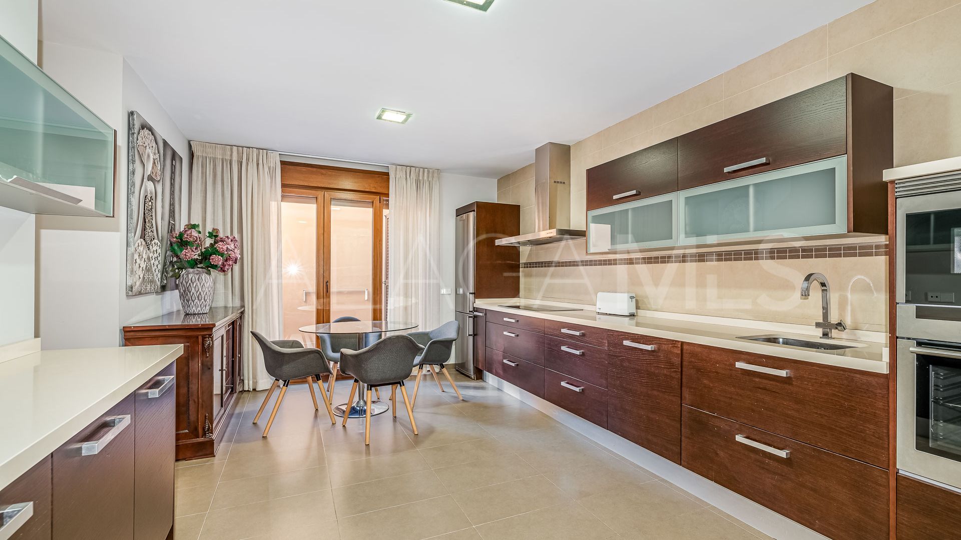 Villa for sale in Las Lomas del Marbella Club with 5 bedrooms