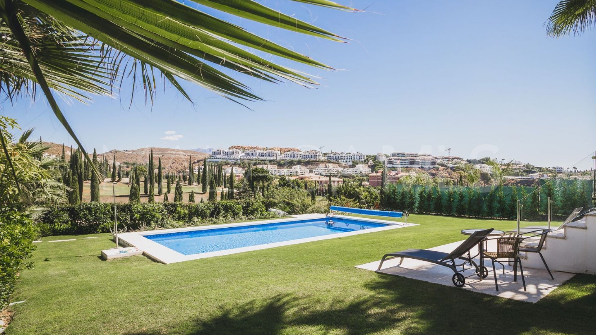 Se vende villa in Los Flamingos Golf with 5 bedrooms