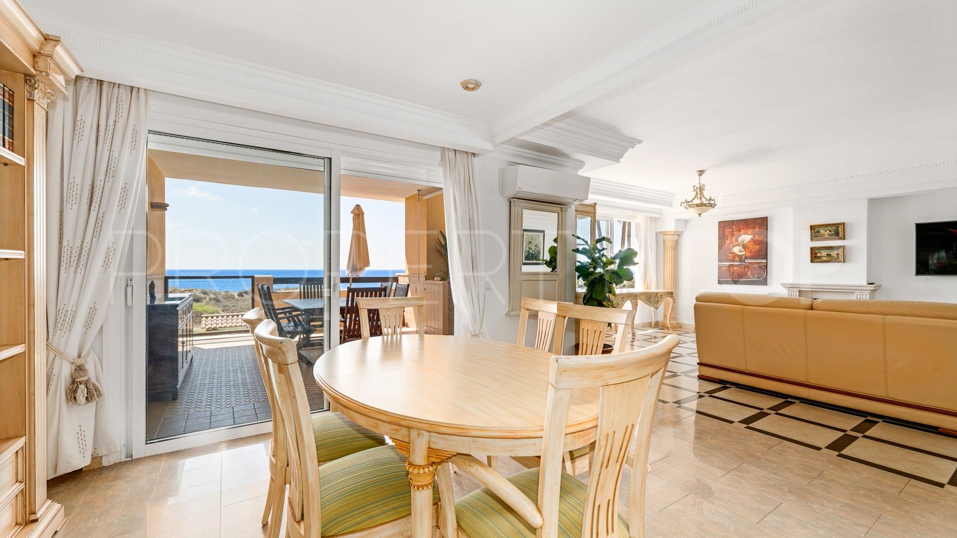 For sale Bahia de Marbella 5 bedrooms town house