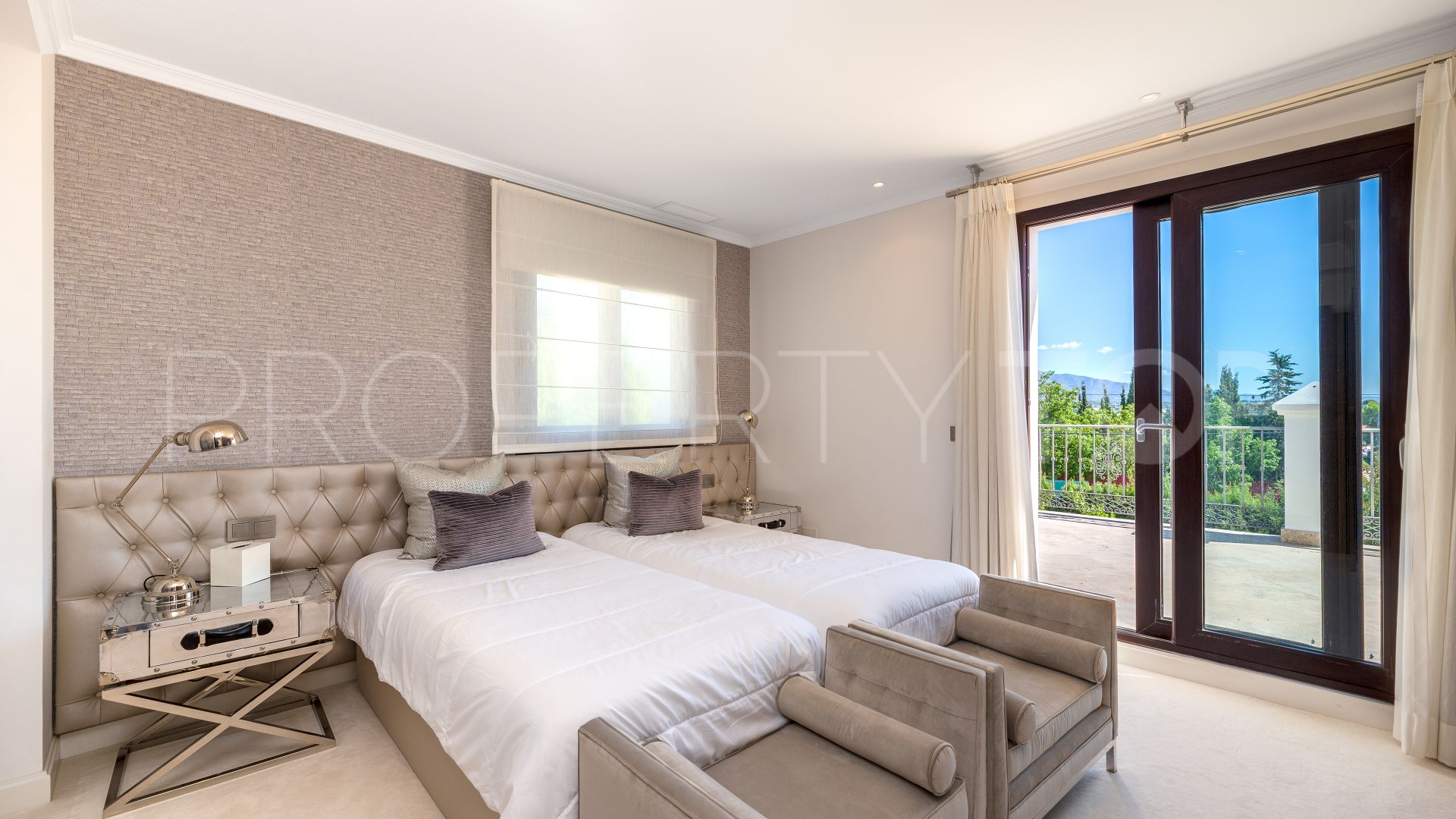 Villa en venta de 6 dormitorios en Guadalmina Alta