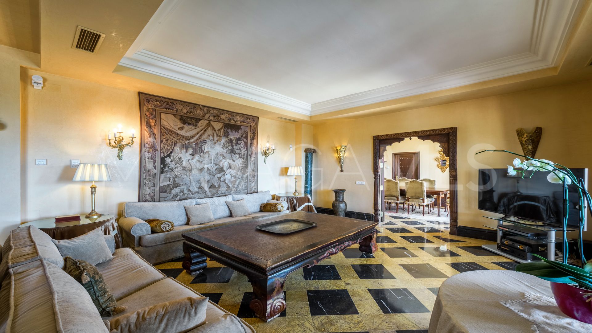 Villa for sale in Sierra Blanca