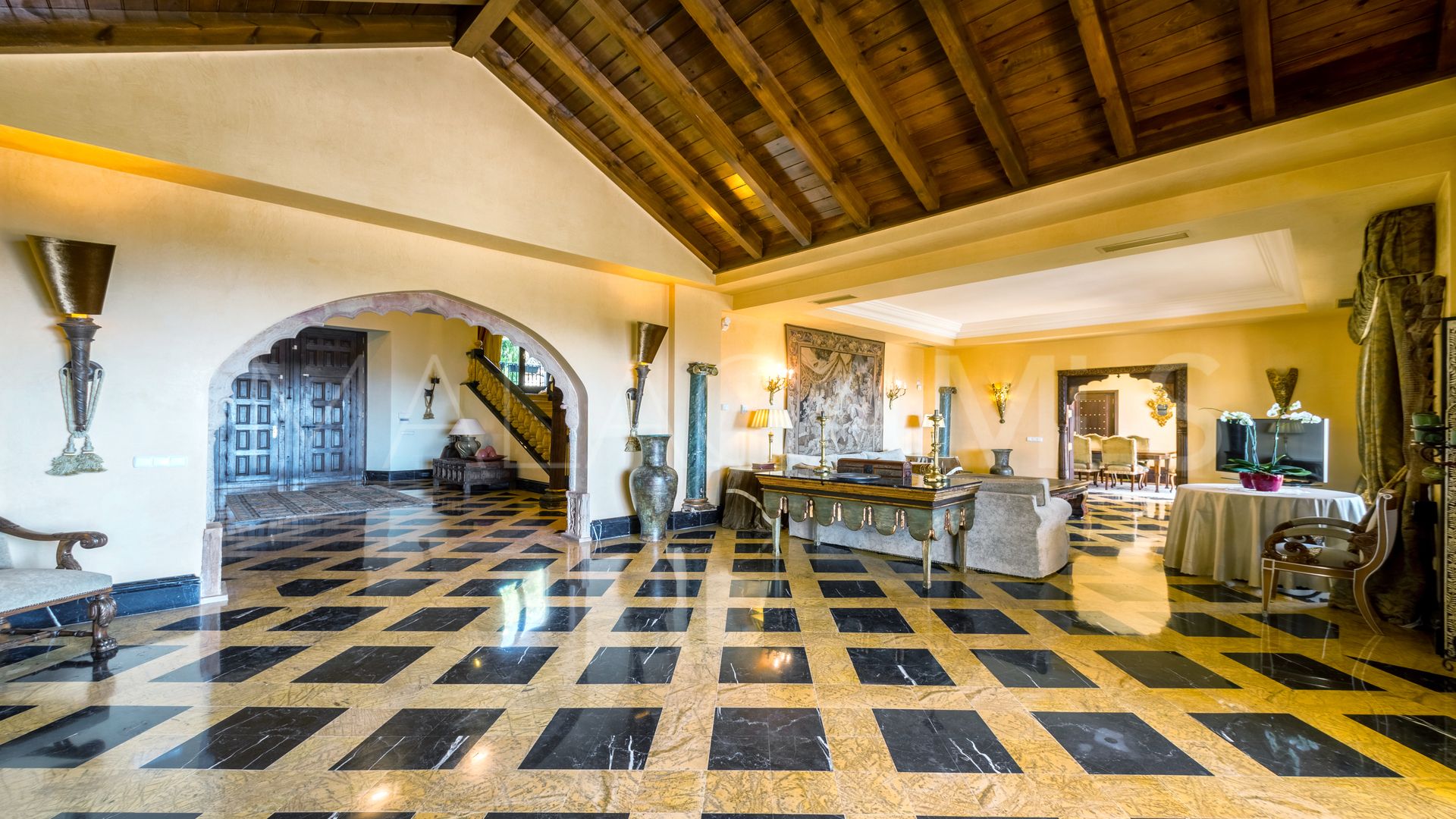 Villa for sale in Sierra Blanca