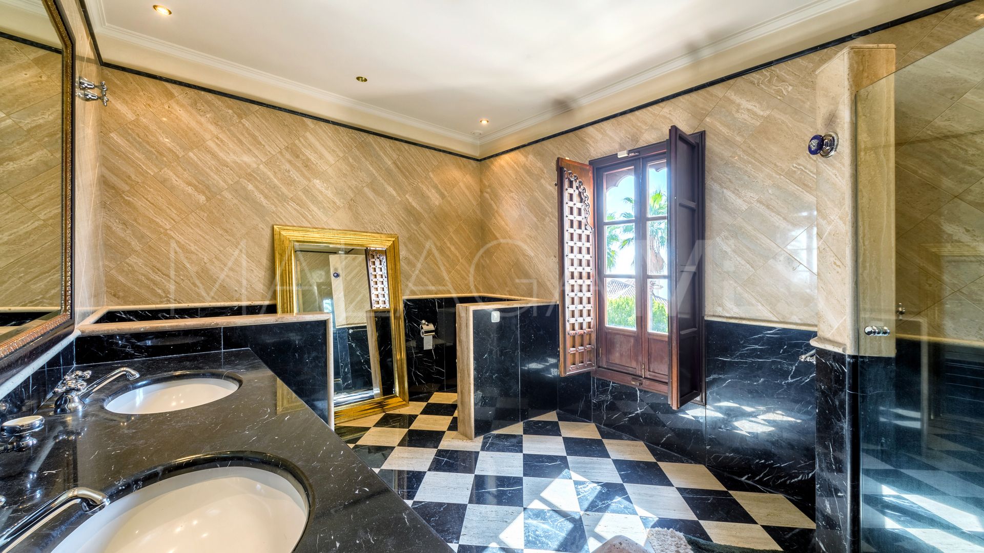 Villa for sale in Sierra Blanca