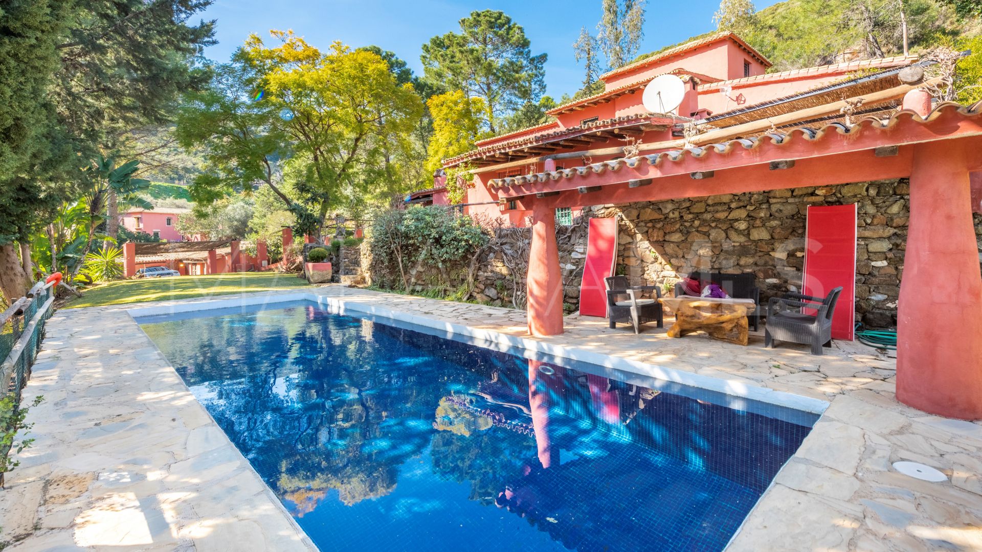 Villa for sale in Benahavis Centro