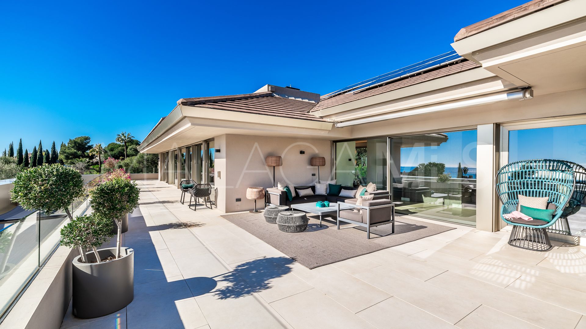Villa for sale in Cascada de Camojan