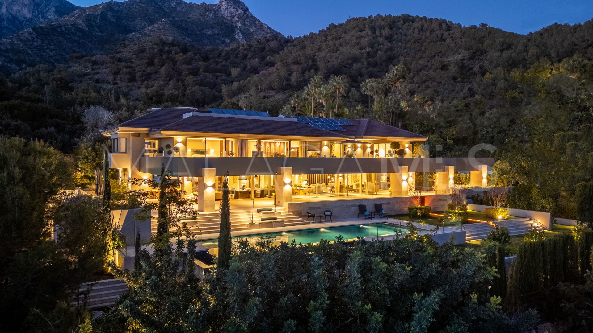 Villa for sale in Cascada de Camojan