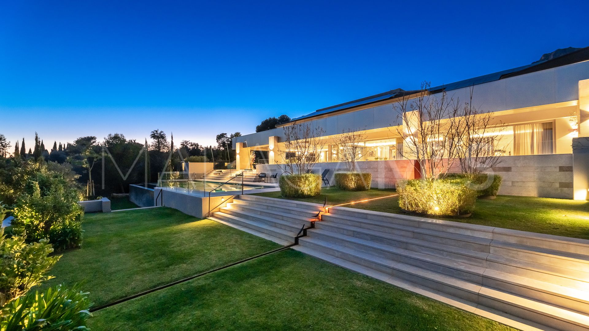 Villa for sale in Cascada de Camojan