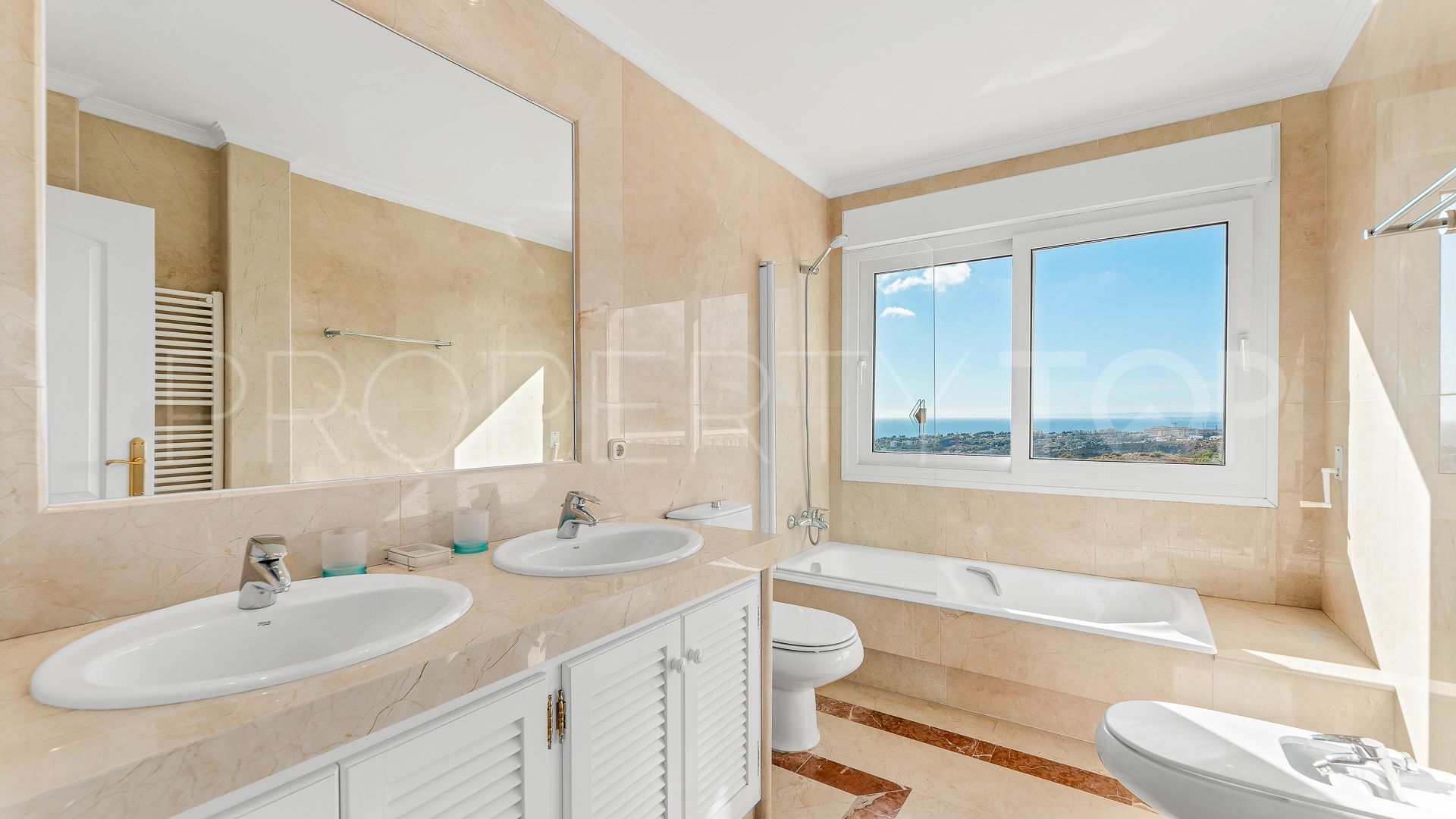 For sale villa in El Rosario with 6 bedrooms