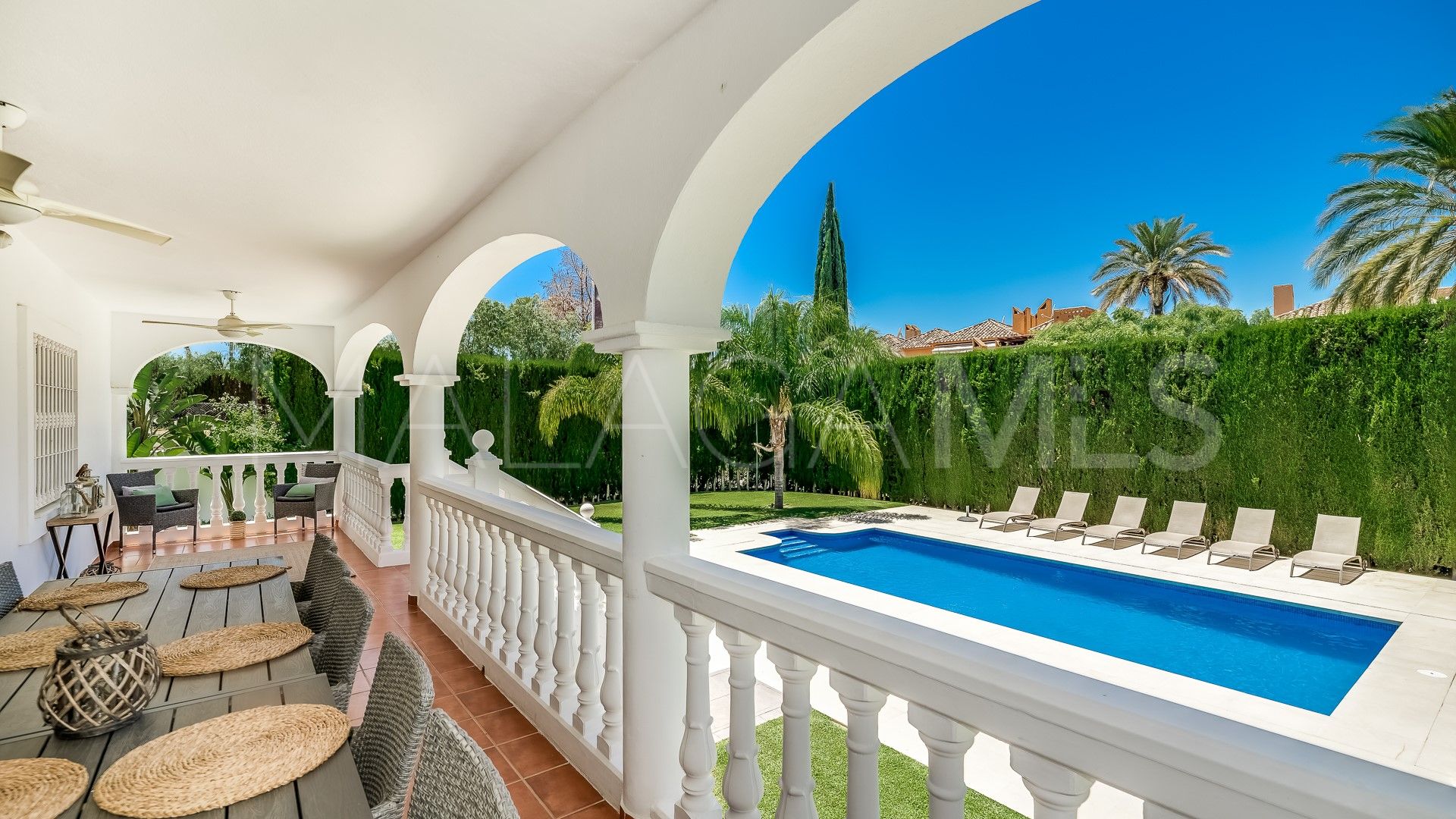 Villa a la venta in Nueva Andalucia de 5 bedrooms
