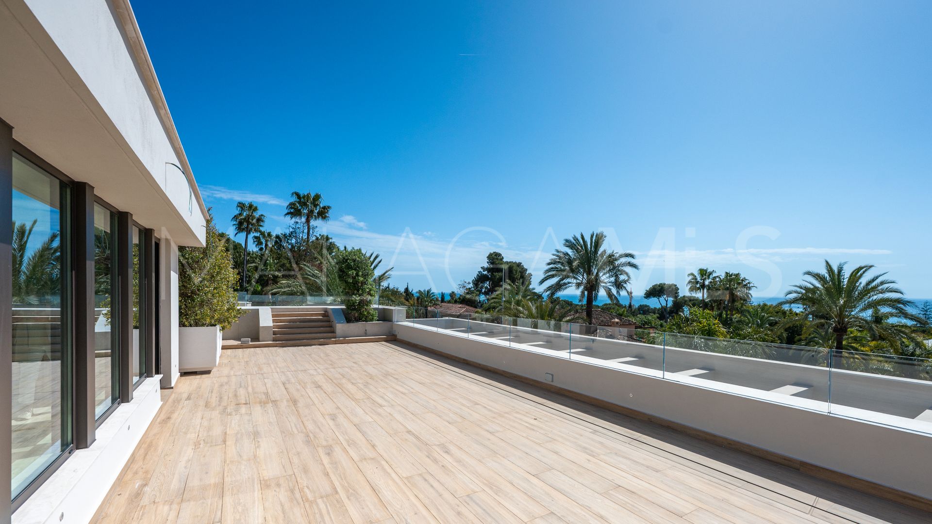 Los Monteros 5 bedrooms villa for sale