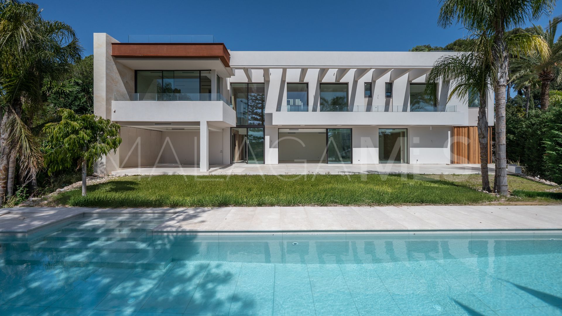 Los Monteros 5 bedrooms villa for sale