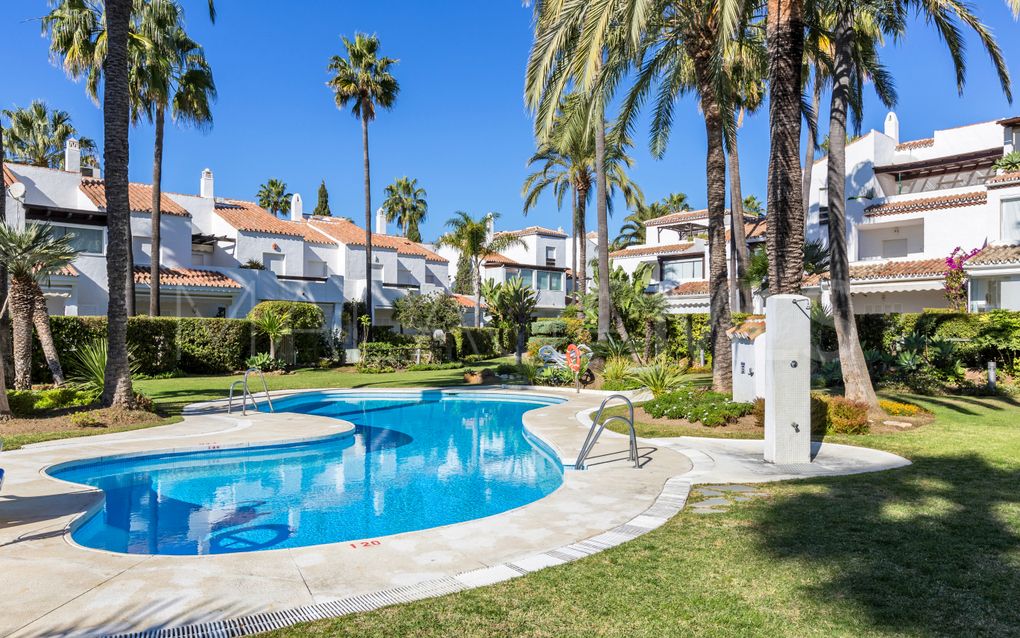 Adosado for sale de 3 bedrooms in Bahia de Marbella