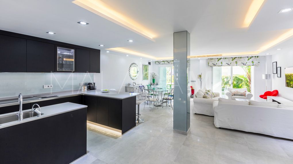 Adosado for sale de 3 bedrooms in Bahia de Marbella