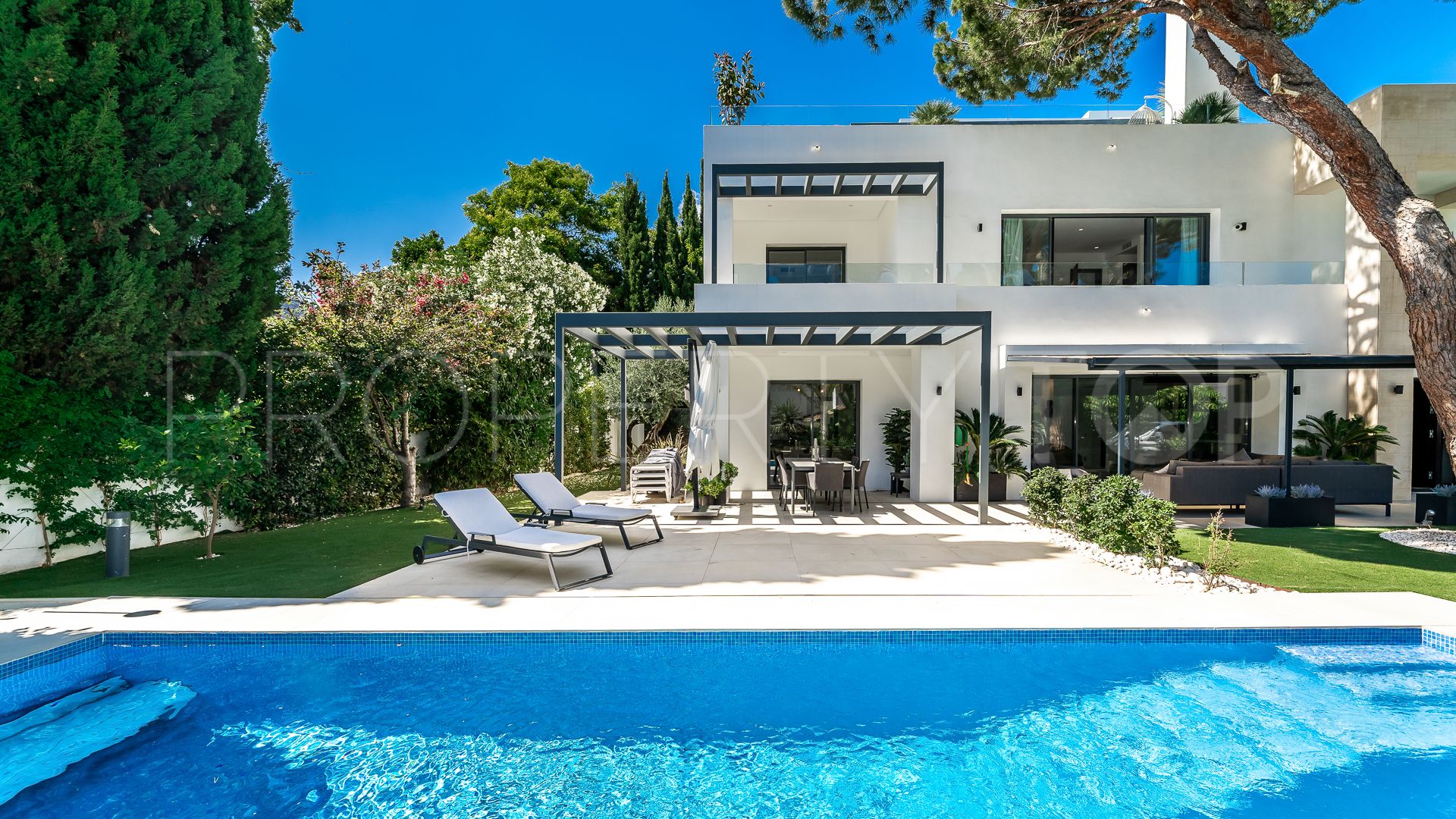For sale villa in Beach Side Golden Mile with 6 bedrooms