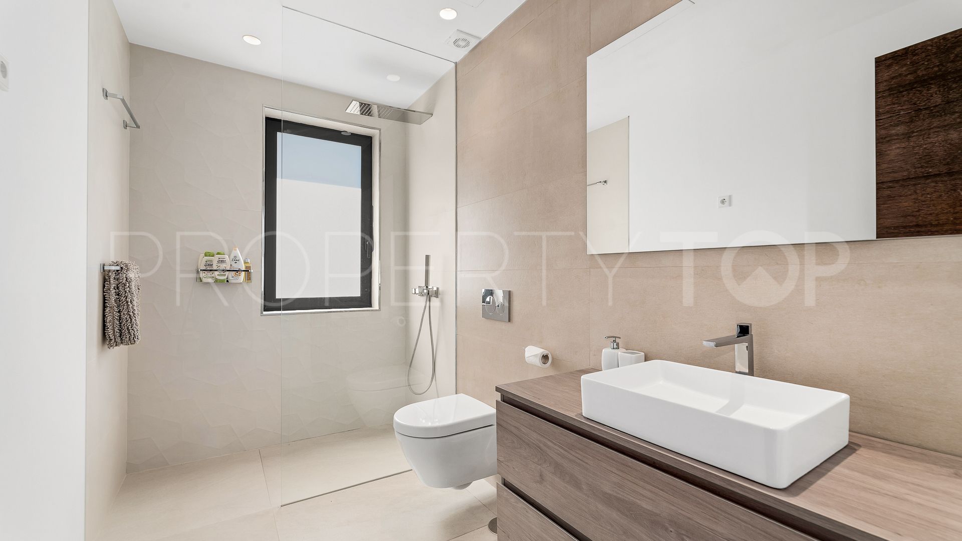For sale villa in Beach Side Golden Mile with 6 bedrooms