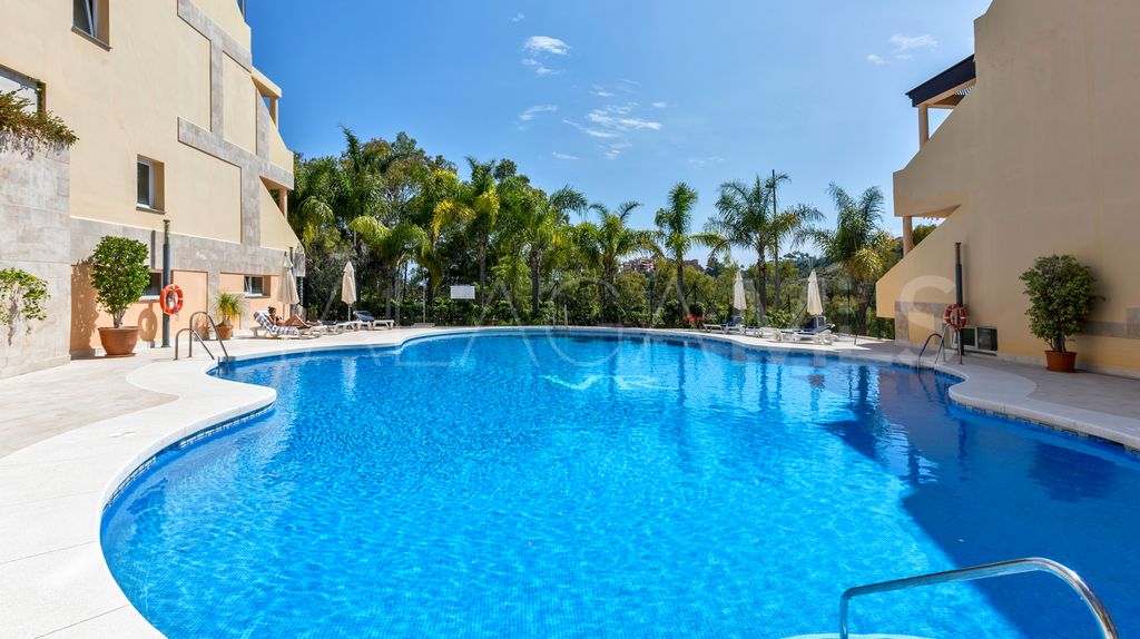 For sale Nueva Andalucia apartment with 3 bedrooms