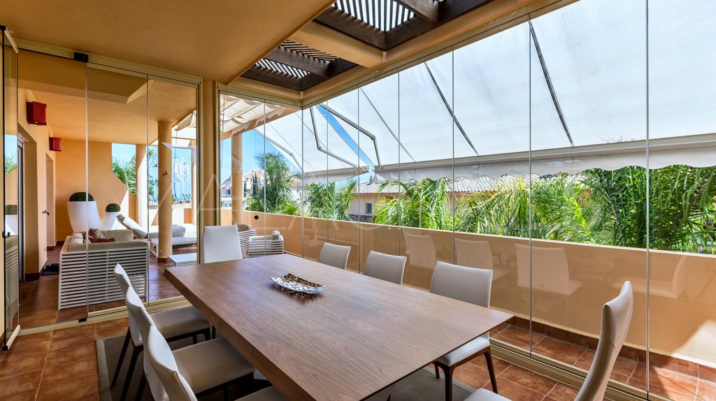 For sale Nueva Andalucia apartment with 3 bedrooms