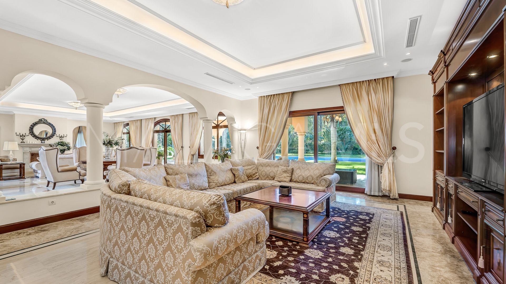 Guadalmina Baja, villa de 8 bedrooms for sale