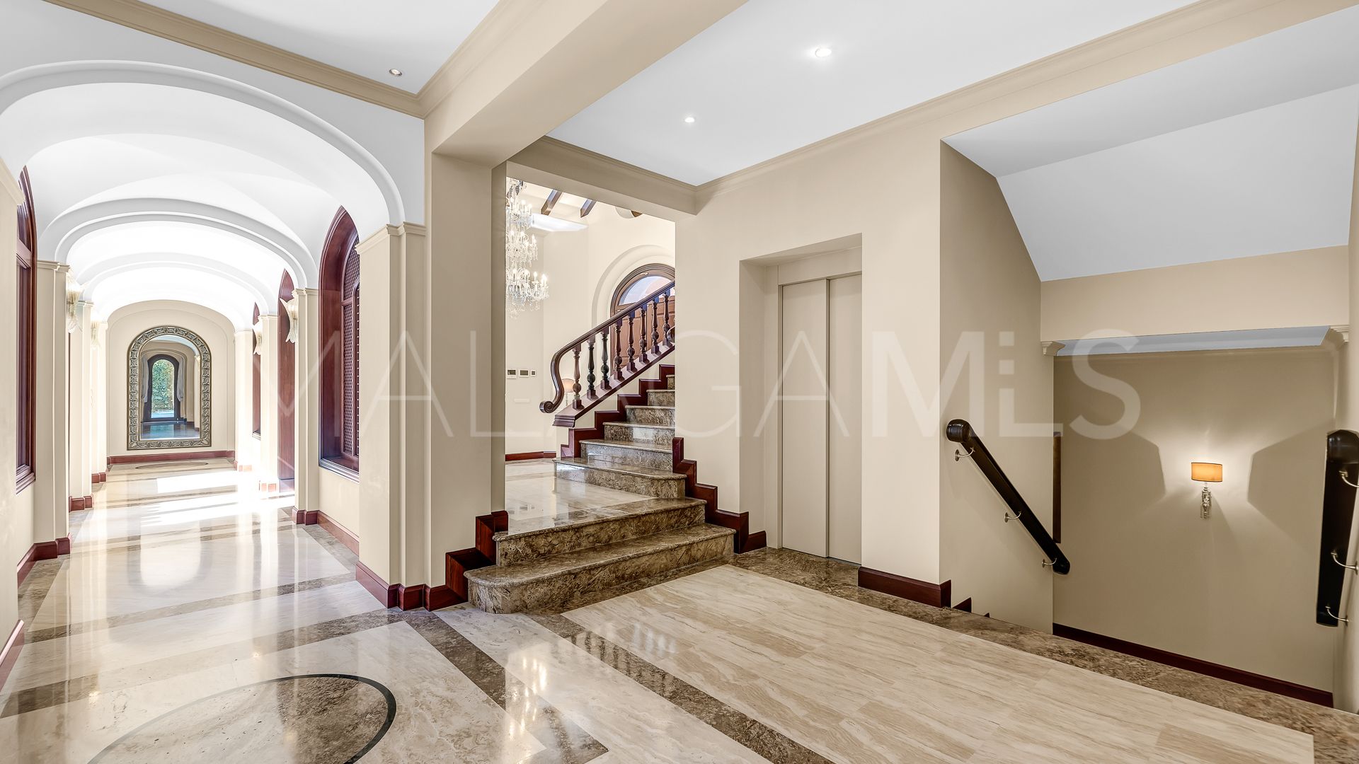 Guadalmina Baja, villa de 8 bedrooms for sale