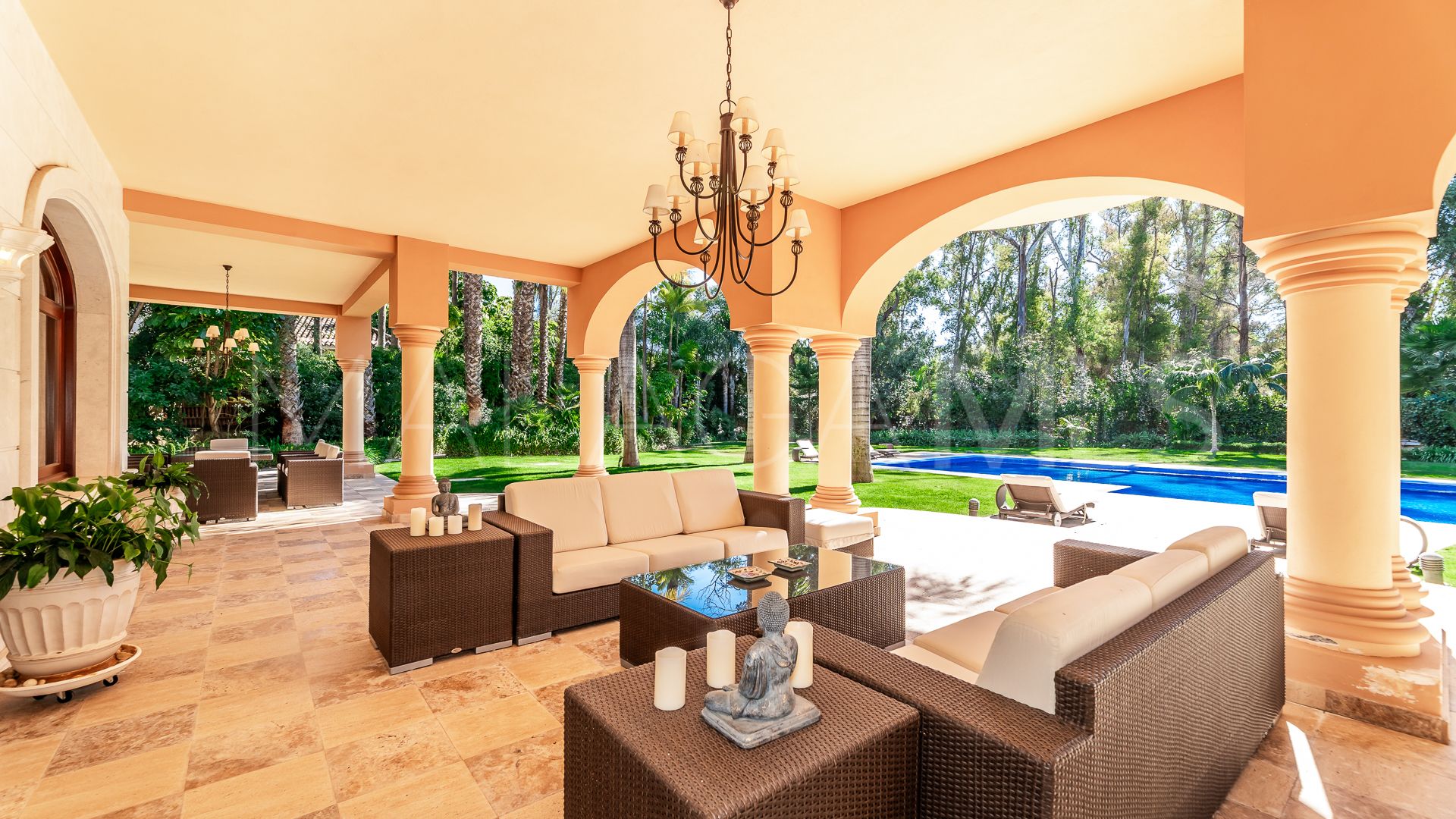 Guadalmina Baja, villa de 8 bedrooms for sale