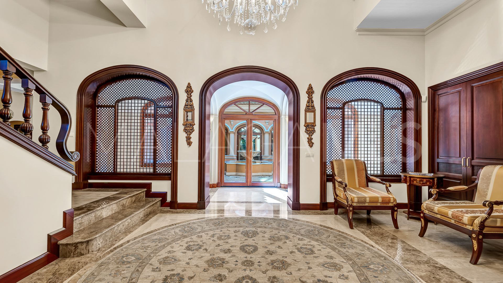Guadalmina Baja, villa de 8 bedrooms for sale