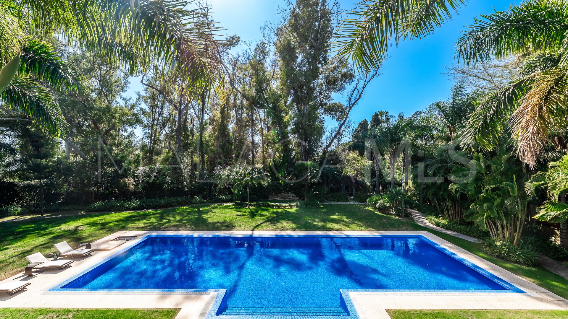 Guadalmina Baja, villa de 8 bedrooms for sale