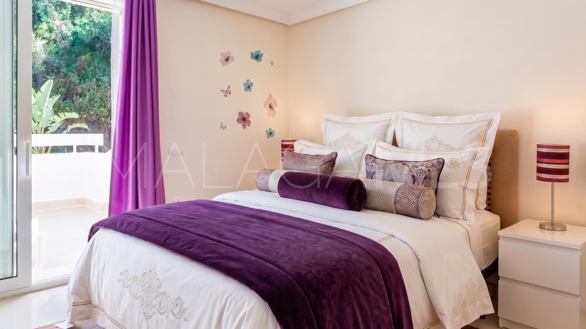 Villa for sale in Altos de Elviria