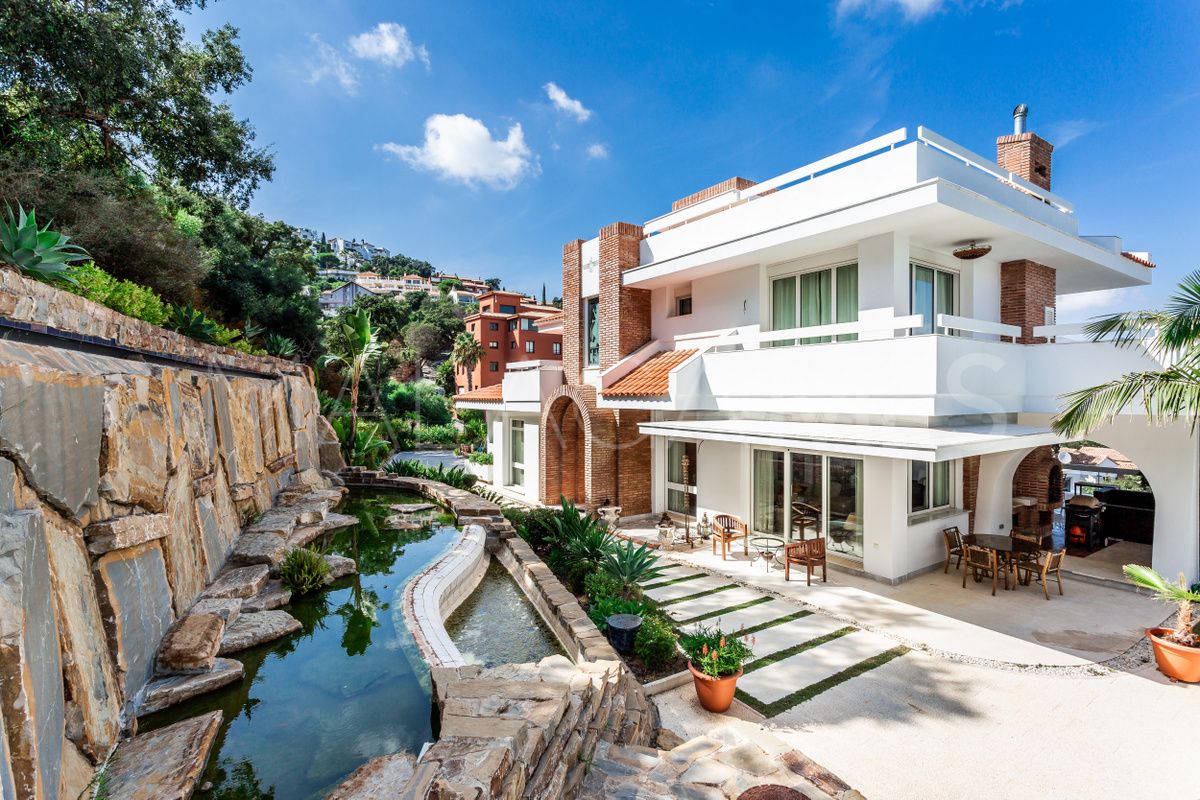 Villa a la venta de 6 bedrooms in Altos de Elviria