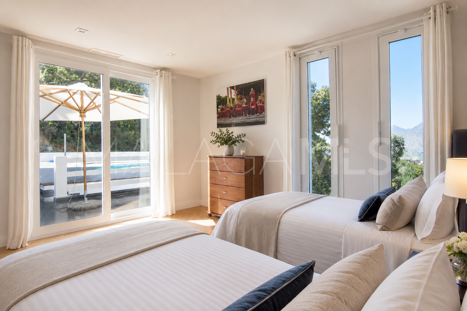 Villa for sale in Altos de Elviria