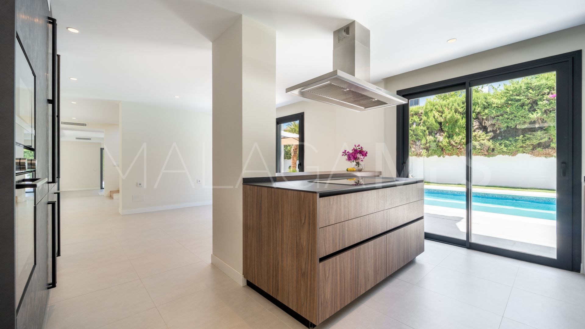 Villa for sale in Nagüeles